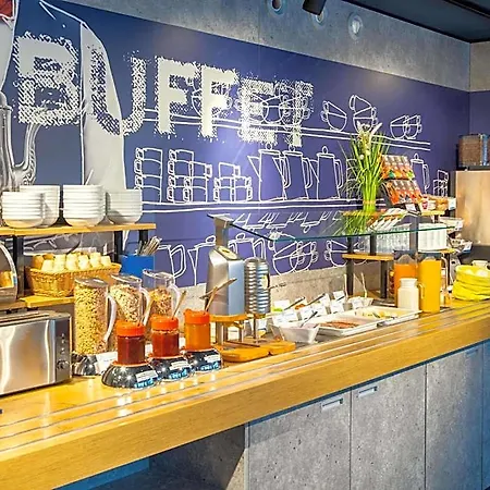 Отель Ibis Budget Hamburg *