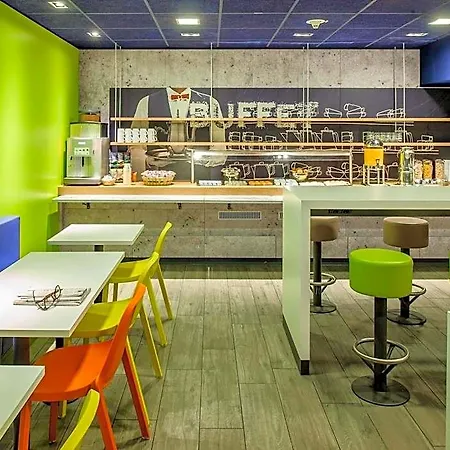 Отель Ibis Budget Hamburg *